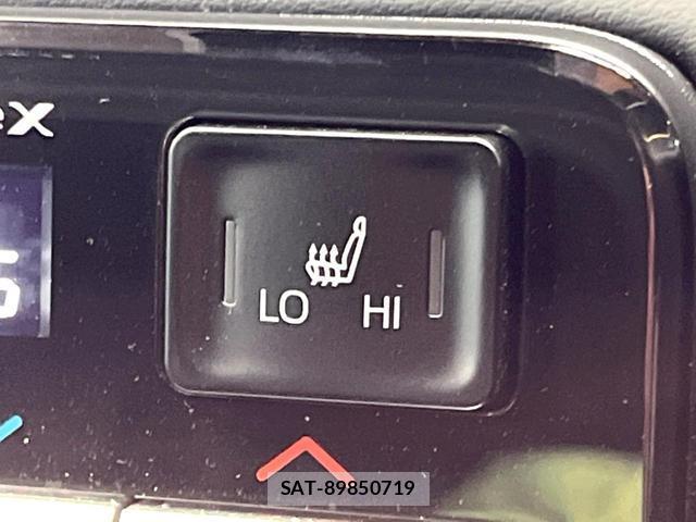 Toyota VOXY 2022-06 8727037-8