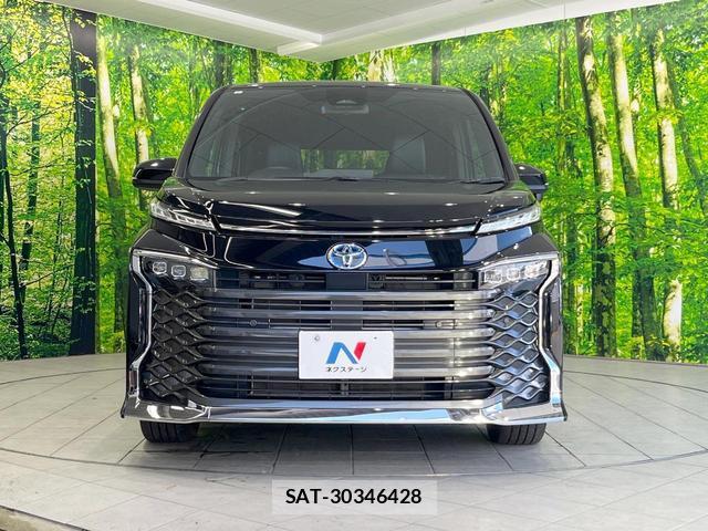 Toyota VOXY 2023-08 8727103-13