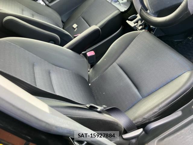 Toyota VOXY 2009-11 8727270-11