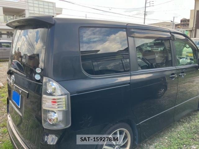 Toyota VOXY 2009-11 8727270-13