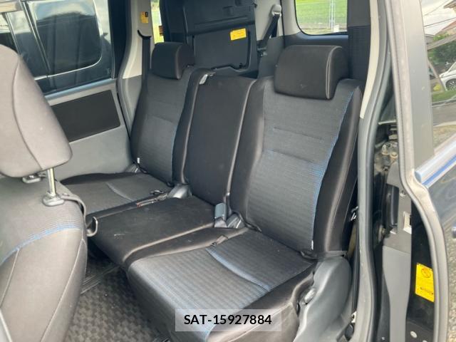 Toyota VOXY 2009-11 8727270-8