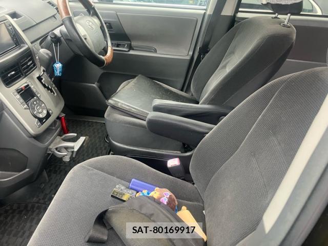 Toyota VOXY 2009-10 8727272-10