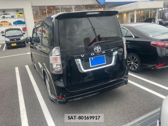 Toyota VOXY 2009-10 8727272-13