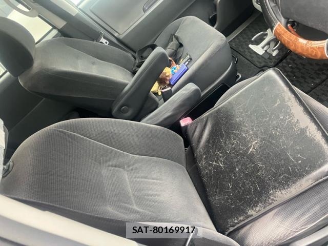 Toyota VOXY 2009-10 8727272-7