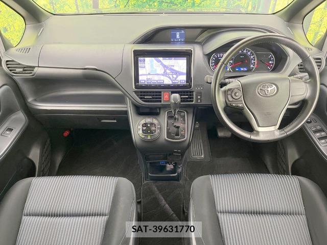 Toyota VOXY 2014-09 8727586-1