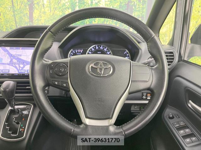 Toyota VOXY 2014-09 8727586-11
