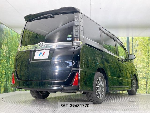 Toyota VOXY 2014-09 8727586-17