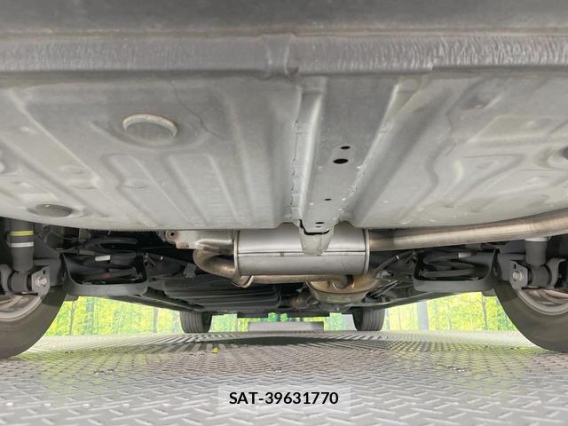 Toyota VOXY 2014-09 8727586-19