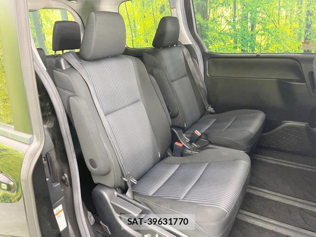 Toyota VOXY 2014-09 8727586-8
