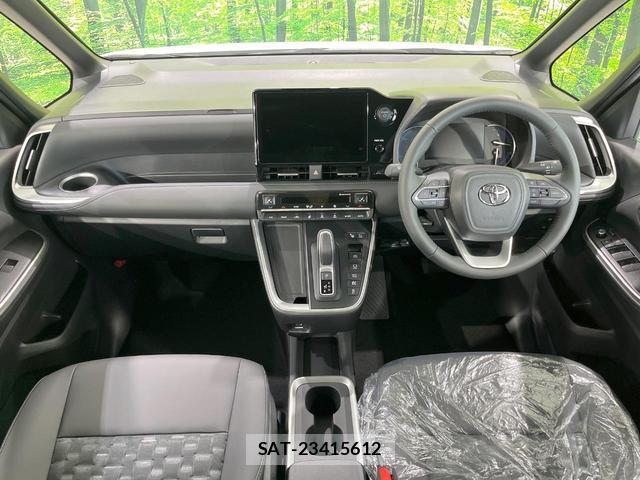 Toyota VOXY 2026-05 8727627-1