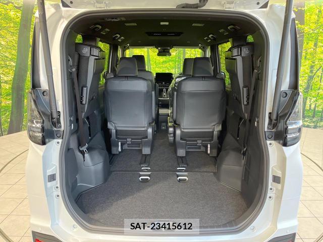 Toyota VOXY 2026-05 8727627-10