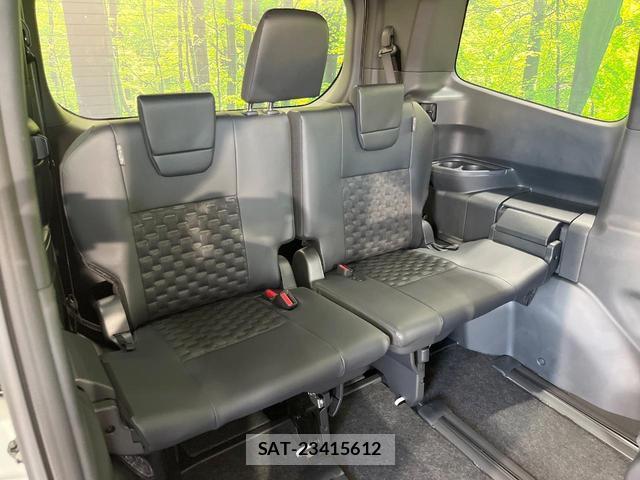 Toyota VOXY 2026-05 8727627-9