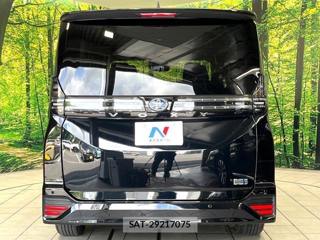 Toyota VOXY 2023-08 8727647-14