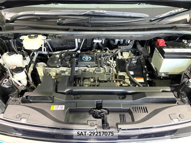 Toyota VOXY 2023-08 8727647-17