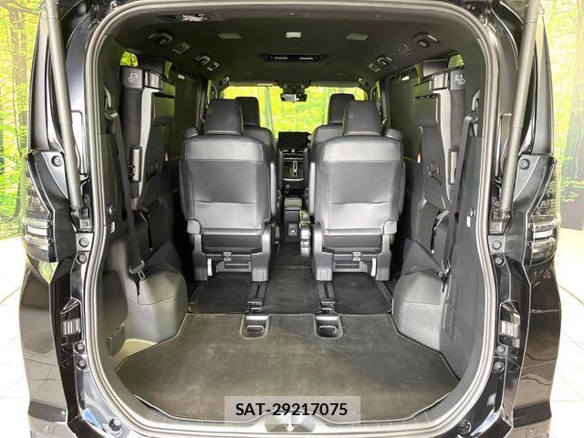 Toyota VOXY 2023-08 8727647-9