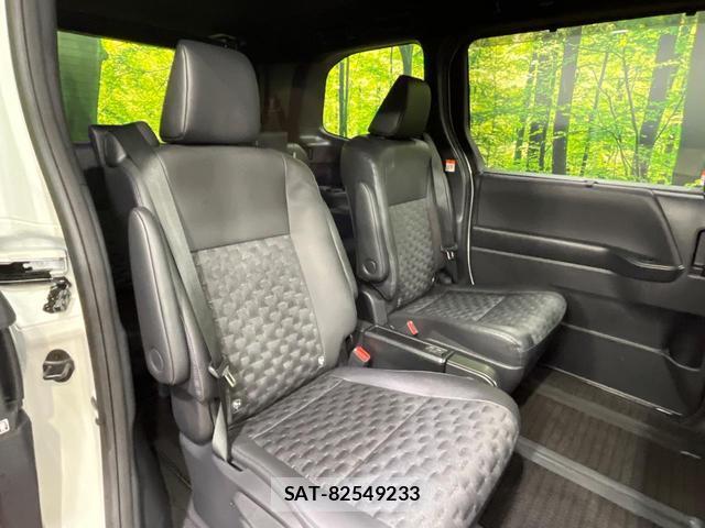 Toyota VOXY 2024-02 8727679-8