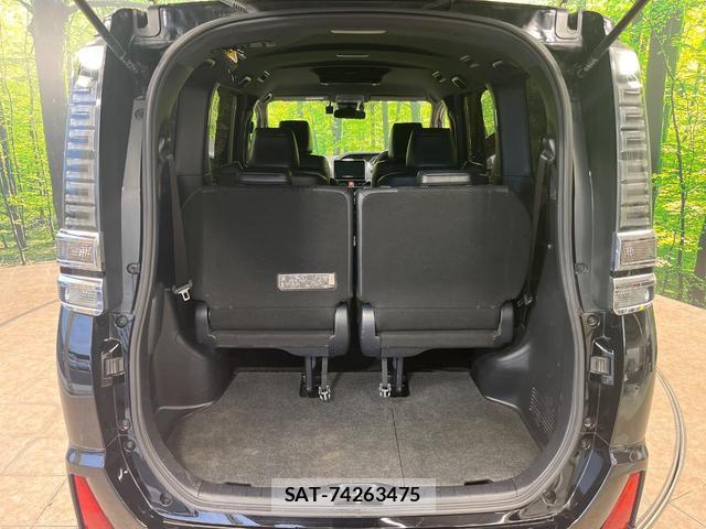 Toyota VOXY 2021-03 8727680-11
