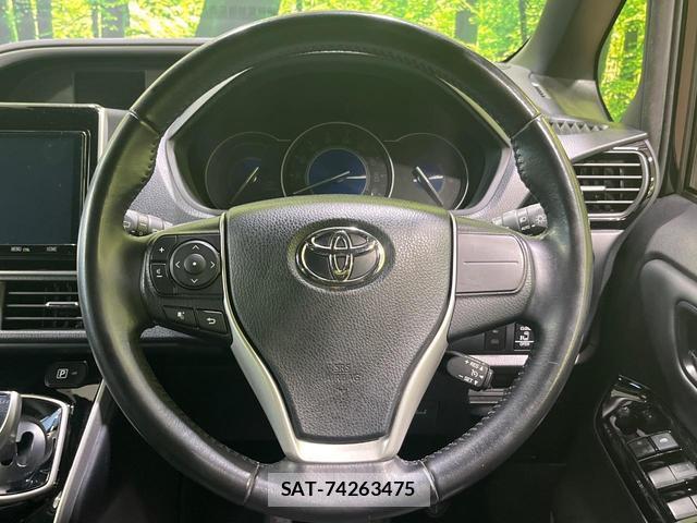 Toyota VOXY 2021-03 8727680-12