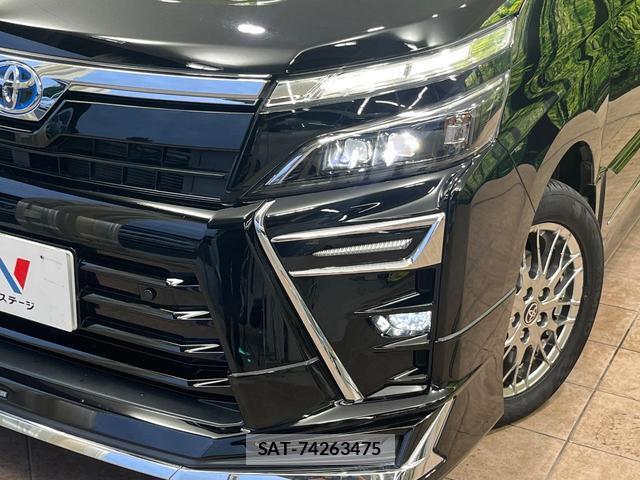 Toyota VOXY 2021-03 8727680-13