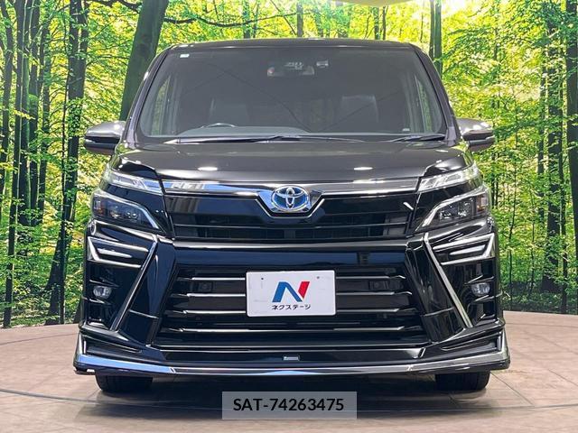 Toyota VOXY 2021-03 8727680-15