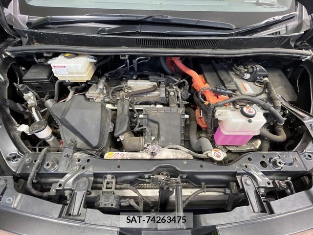 Toyota VOXY 2021-03 8727680-19