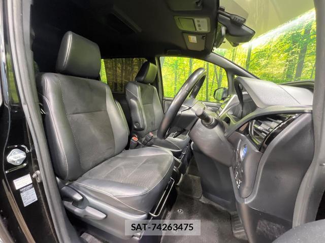 Toyota VOXY 2021-03 8727680-8