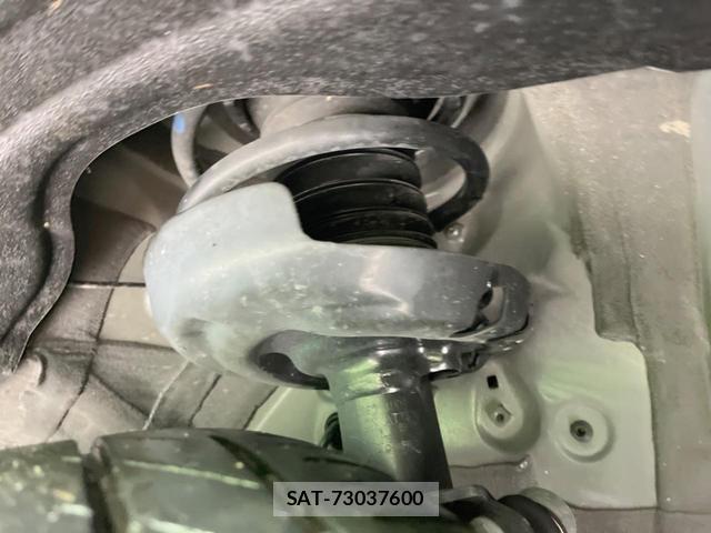 Toyota VOXY 2024-09 8727732-19