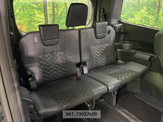 Toyota VOXY 2024-09 8727732-9