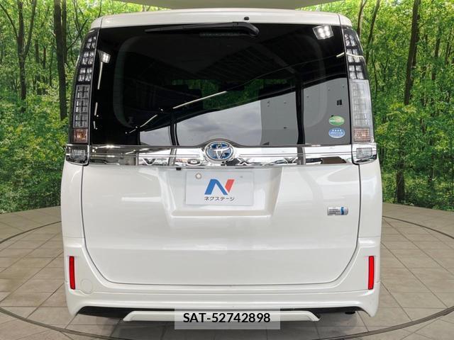 Toyota VOXY 2014-06 8727736-16