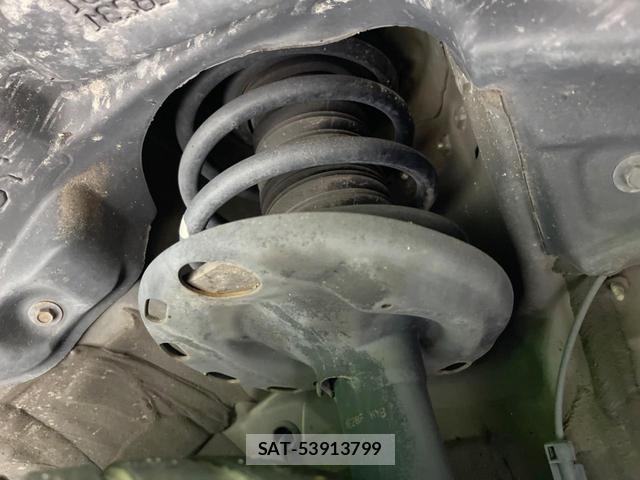 Toyota VOXY 2019-05 8727740-19