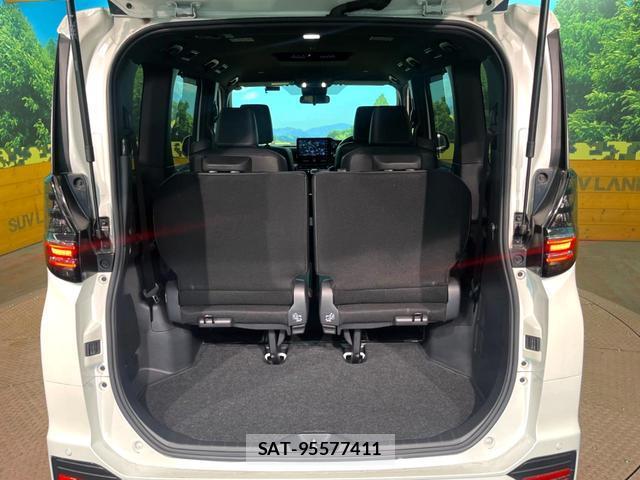 Toyota VOXY 2022-04 8727748-10