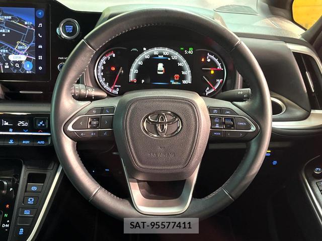 Toyota VOXY 2022-04 8727748-11