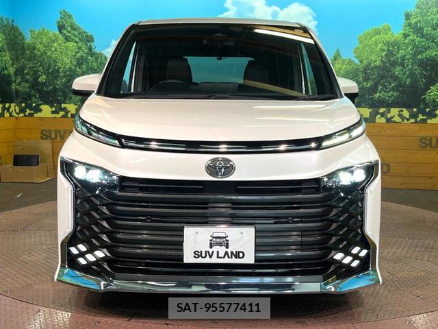 Toyota VOXY 2022-04 8727748-14
