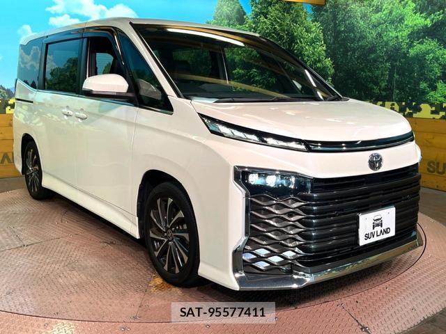 Toyota VOXY 2022-04 8727748-16