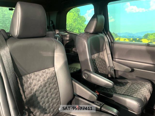 Toyota VOXY 2022-04 8727748-8