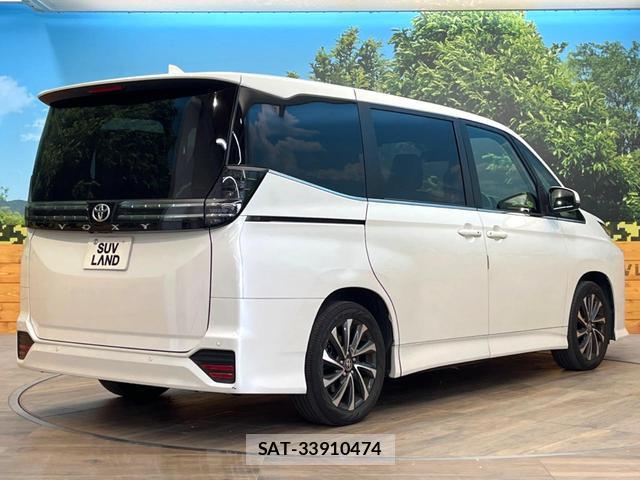 Toyota VOXY 2023-07 8727767-16
