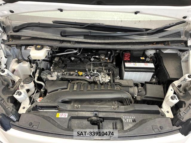 Toyota VOXY 2023-07 8727767-17