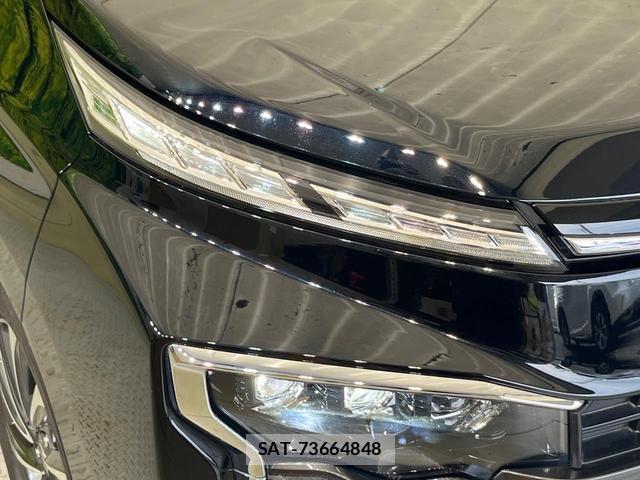 Toyota VOXY 2022-04 8727843-12