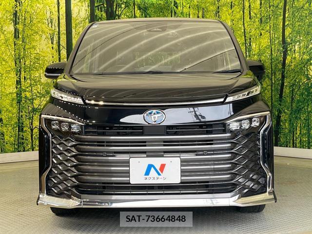 Toyota VOXY 2022-04 8727843-14