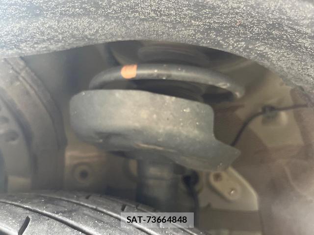 Toyota VOXY 2022-04 8727843-19