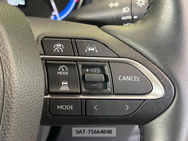 Toyota VOXY 2022-04 8727843-5