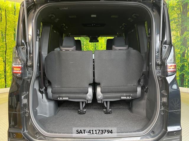 Toyota VOXY 2024-09 8727845-10