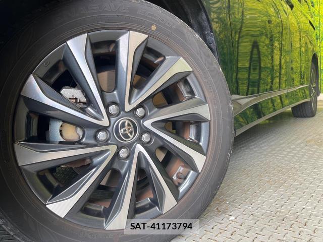 Toyota VOXY 2024-09 8727845-13
