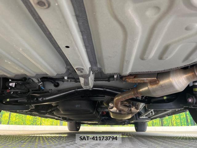 Toyota VOXY 2024-09 8727845-18