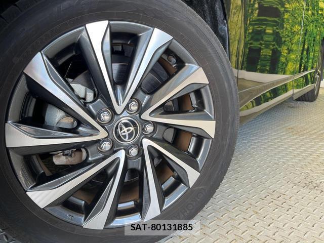 Toyota VOXY 2022-11 8727847-13