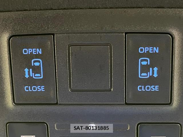 Toyota VOXY 2022-11 8727847-2