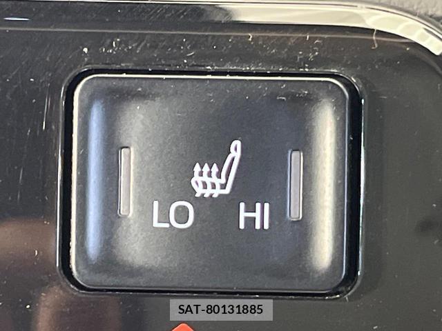Toyota VOXY 2022-11 8727847-6