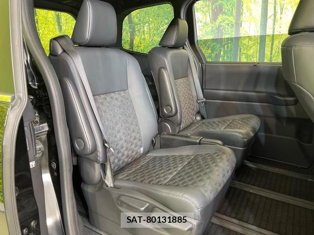 Toyota VOXY 2022-11 8727847-8