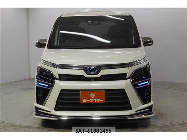 Toyota VOXY 2018-01 8727911-1