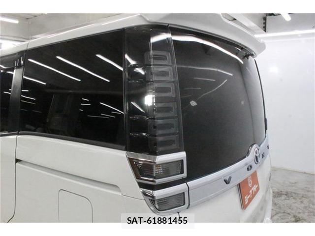 Toyota VOXY 2018-01 8727911-17